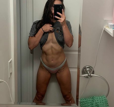 Abbie Maley star naked image