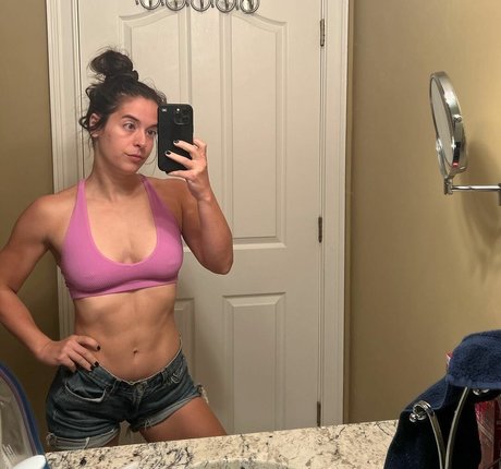 Abbie Maley model naked photos