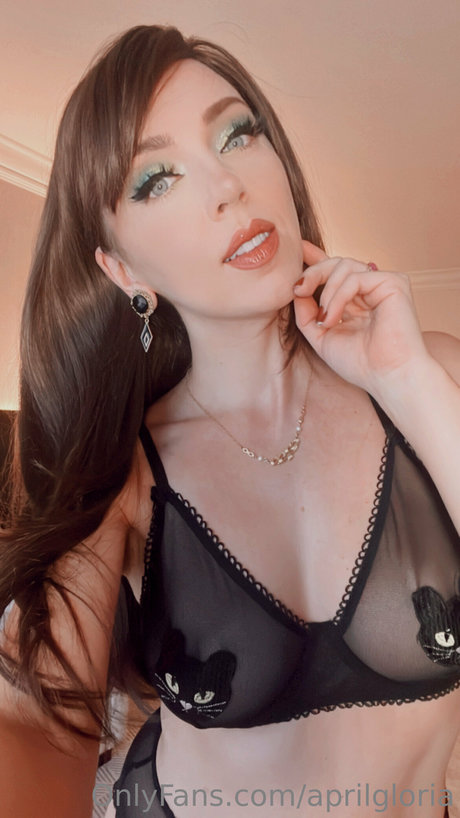 April Gloria pornographic model pic