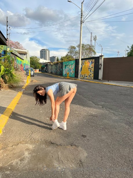 Fruity Pebbles star naked img