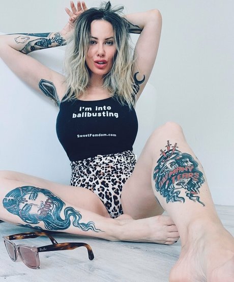 office milf onlyfans hot sexy pic