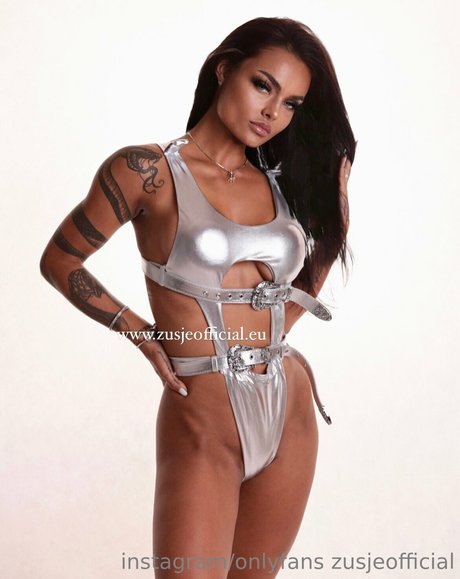 Zusje model beautiful gallery