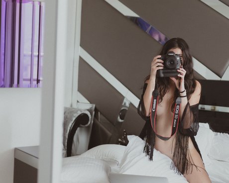 Holly Shit pornographic model photo