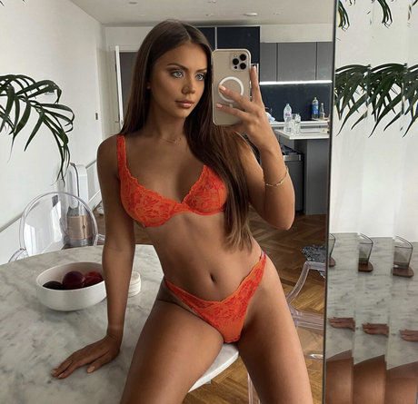 young milf onlyfans pretty image