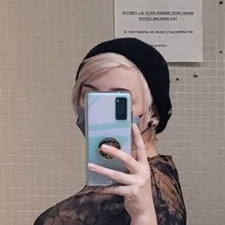 Midnight Vulpi pornstar nude image