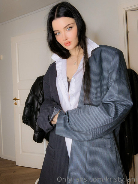 thick asian onlyfans xxx photo