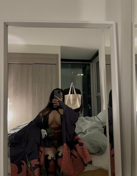 topless onlyfans beautiful pic