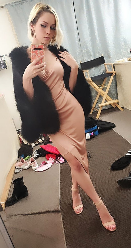 Bunnybii star naked img