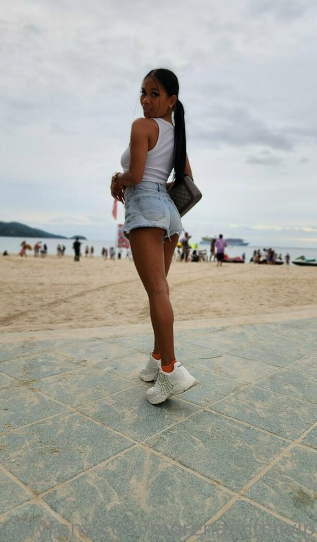 brunette wife onlyfans nude img