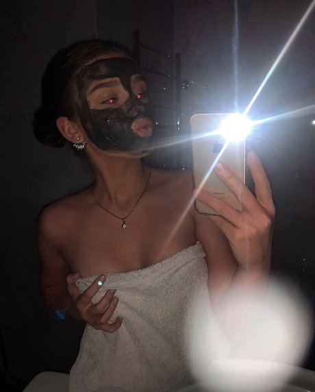 social media influencer onlyfans sexy nude photos