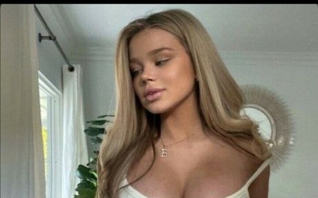 Zolotovaver model hd photo