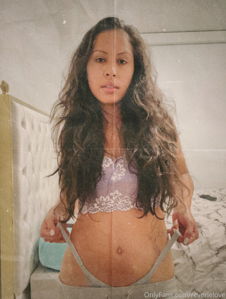 Reverie love sexy model photos