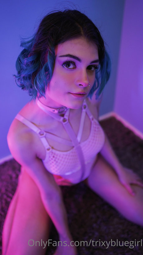 Trixy Blue model free gallery