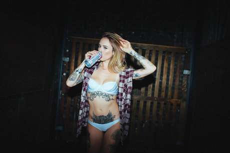Alysha Nett star erotic images
