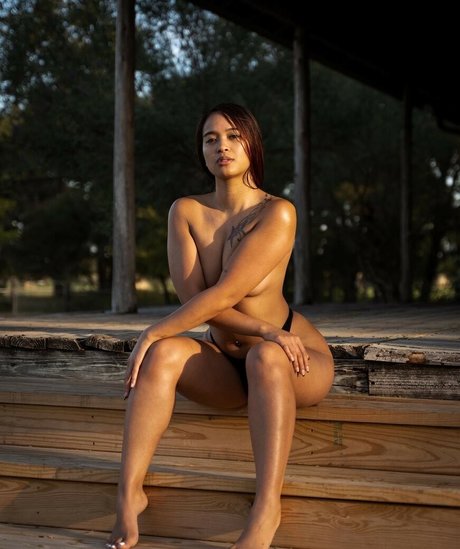 Regina Unite star hot archive