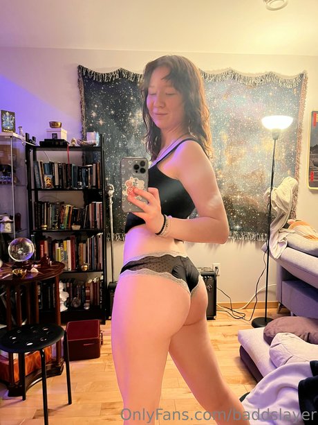 BadDragonSlayer hot actress image