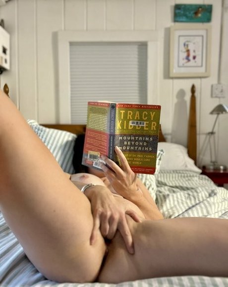 Happyhooha pretty pornstar photo