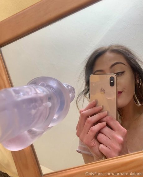 larnaronlyfans star exclusive pictures