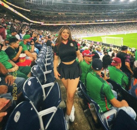 melymonique beautiful actress photos