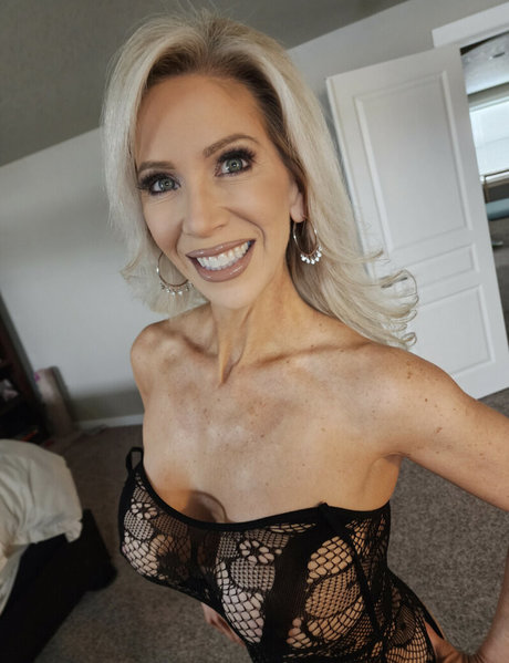 Anya XO pornstar top pictures