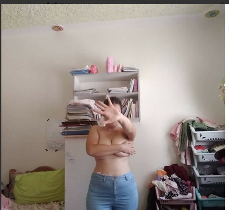 Ikramixita model nudes pic