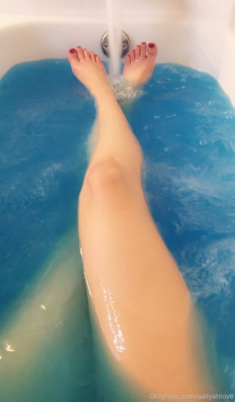 aaliyahlove pornstar perfect gallery