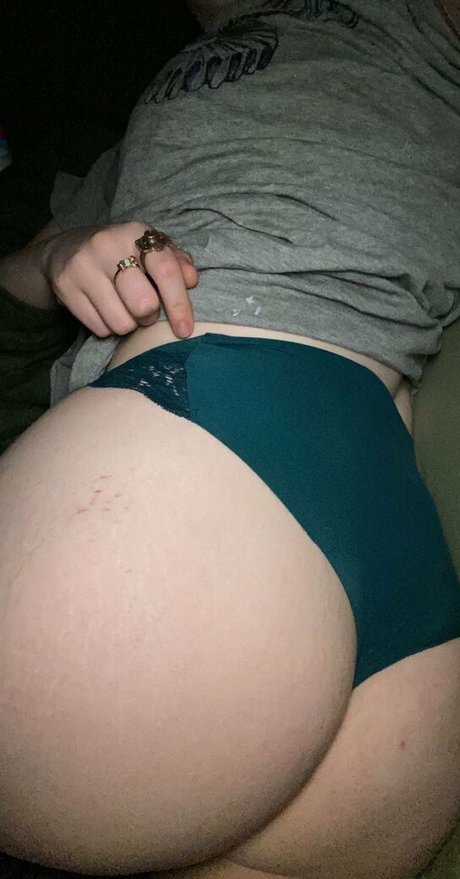 Dandelionbby erotic model image