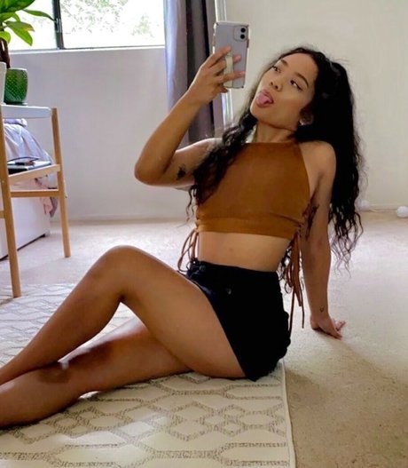 Alleyesoniris pornstar sexy galleries