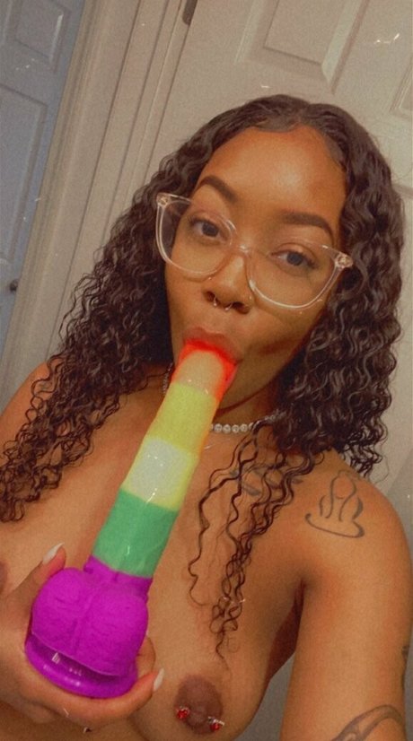 chanelmcqueen pornstar naked pictures