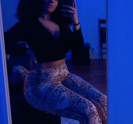 Ines Curly Profile pic