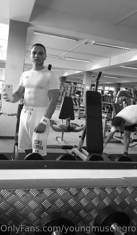 female popular onlyfans free images