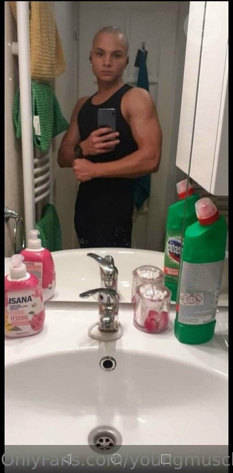 youngmusclegrowingboy high quality pornstar image