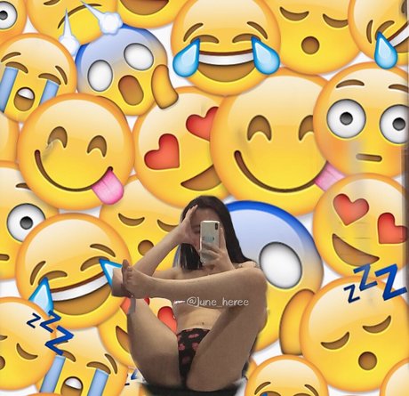 straw berryy pornographic model picture