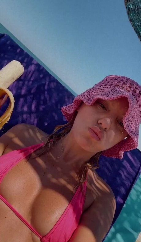 Alexandra Stan Profile pic