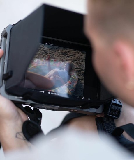 Alexandra Stan hd actress pics