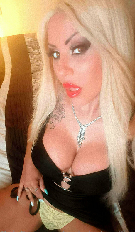 latina milf onlyfans pornographic images