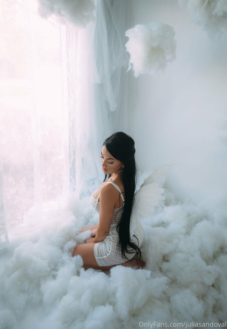 juliasandoval art actress pictures