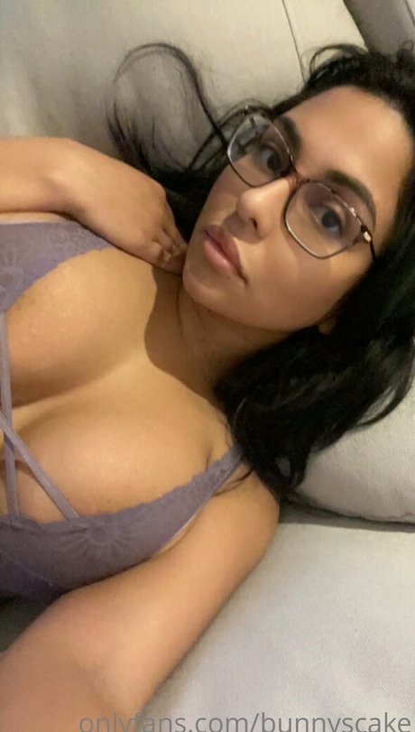 bunnyscake pornographic model picture