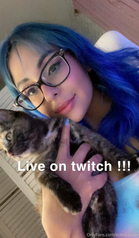 bunnyscake sexy model image