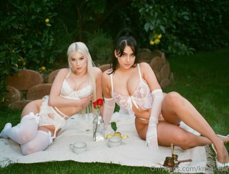 knockers sexy actress pictures