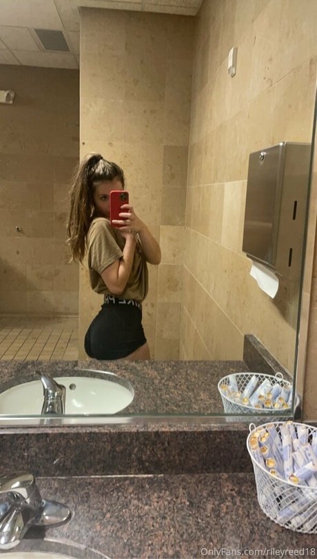 lanarhoads18 pornstar naked photos