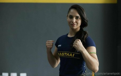 arianelipski pretty pornstar galleries