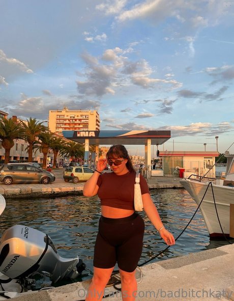 badbitchkaty model erotic photo