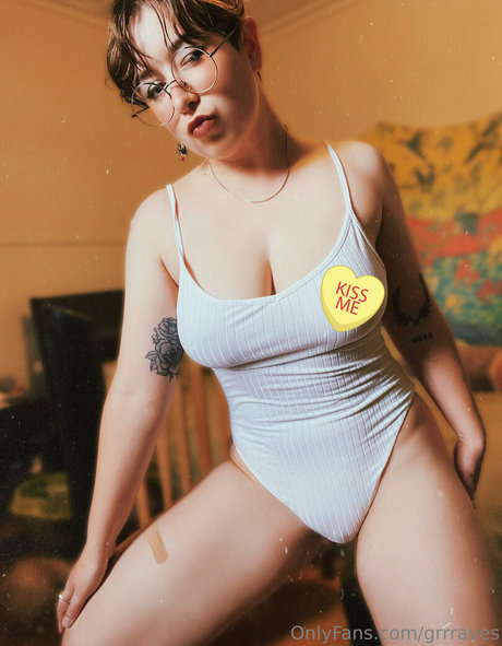 grrraves adult actress image