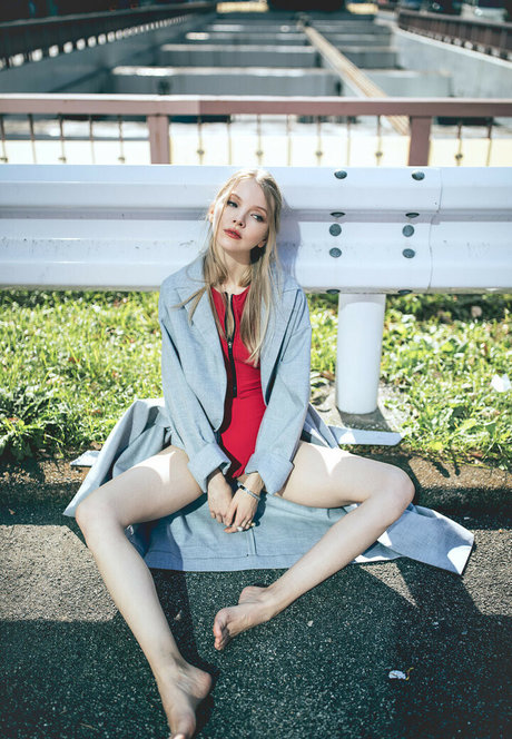 Lili Johansson model perfect pics