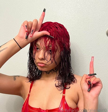 aliengirl0 xxx pornstar picture