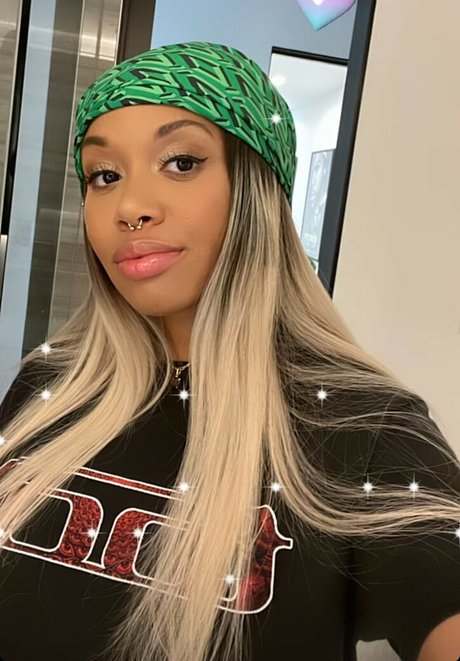 Ericka Bozeman beautiful star img