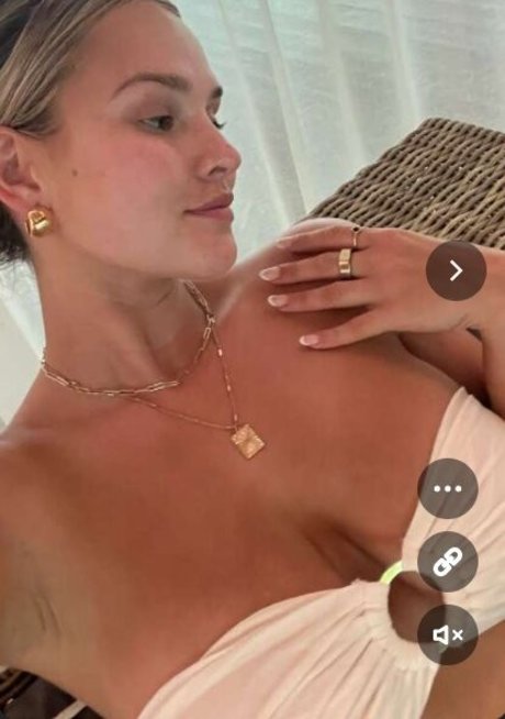 Kinsey Wolanski nice pornstar pictures