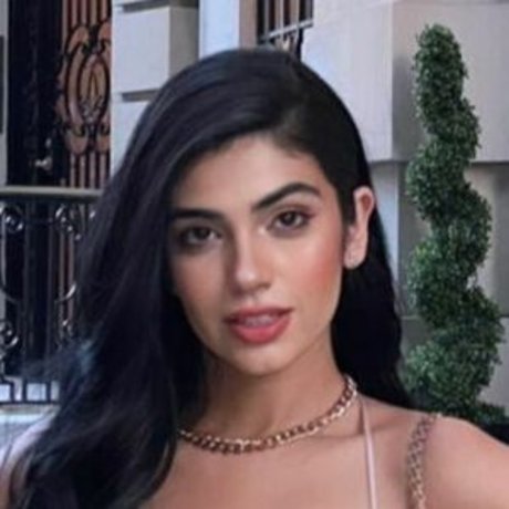 KamiCosplayer nude model galleries