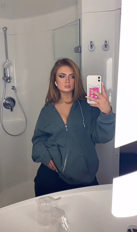 fat shemale onlyfans free porn picture